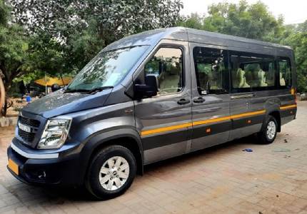 12 Seater Urbania Traveller