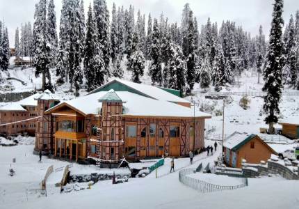 Chandigarh to Gulmarg & Pahalgam: Kashmir Journey